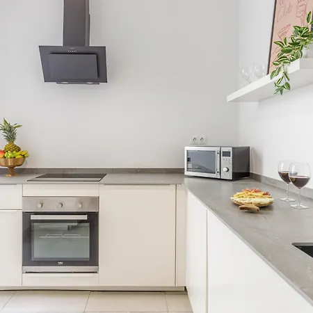 Apartment Living4malaga The Downtown
